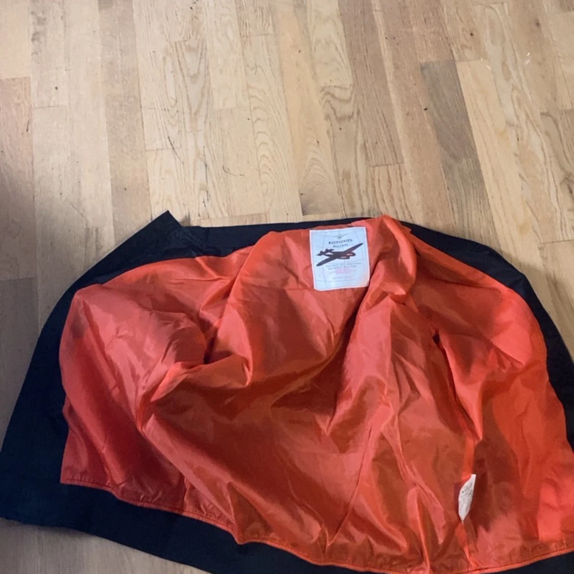 Svart NASA bomberjacka med patches - 5