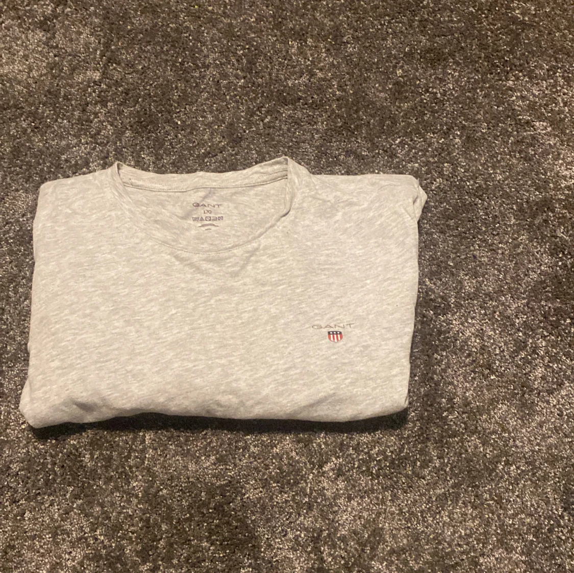 Ljusgrå t-shirt från GANT