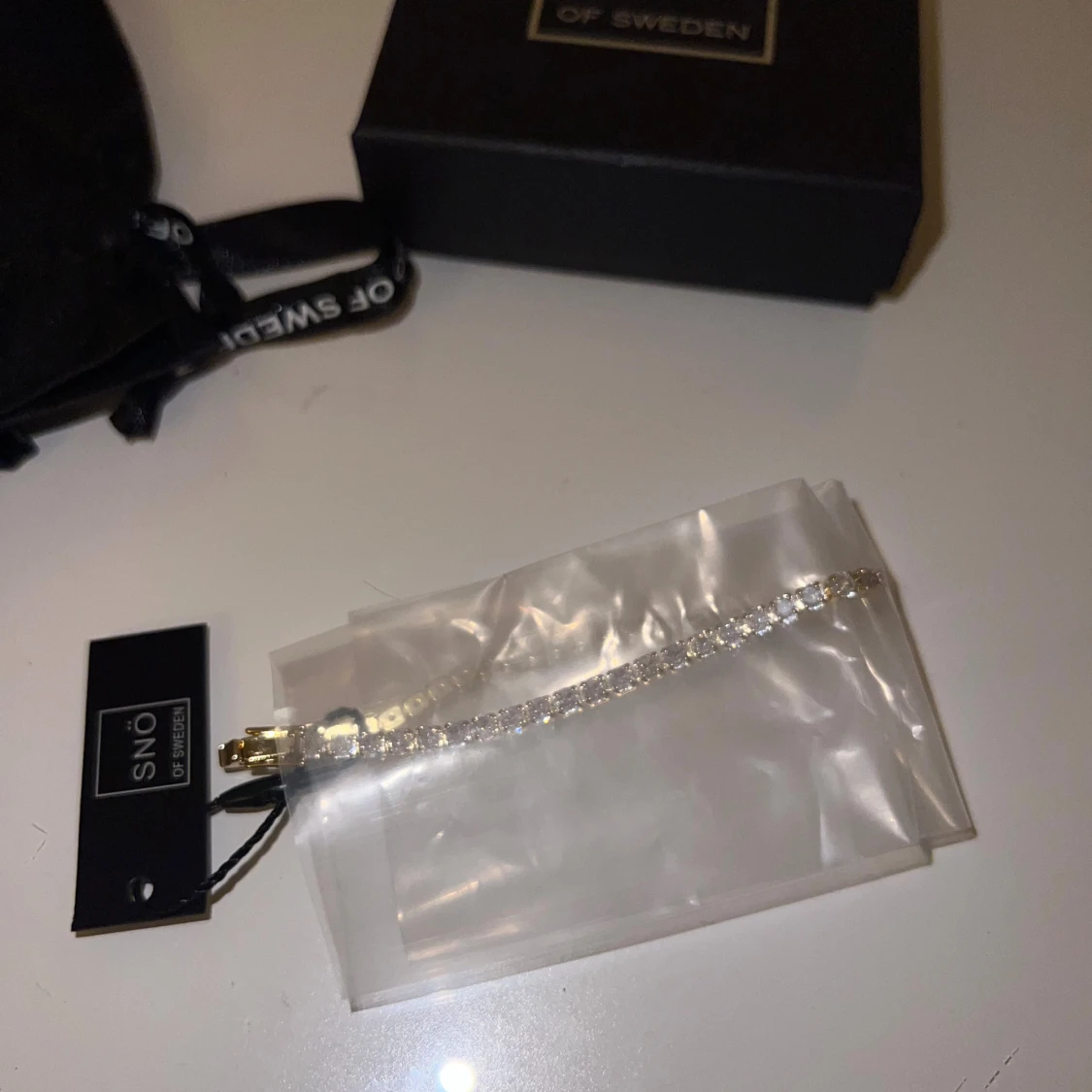 Guldigt armband från SNÖ of Sweden - 2