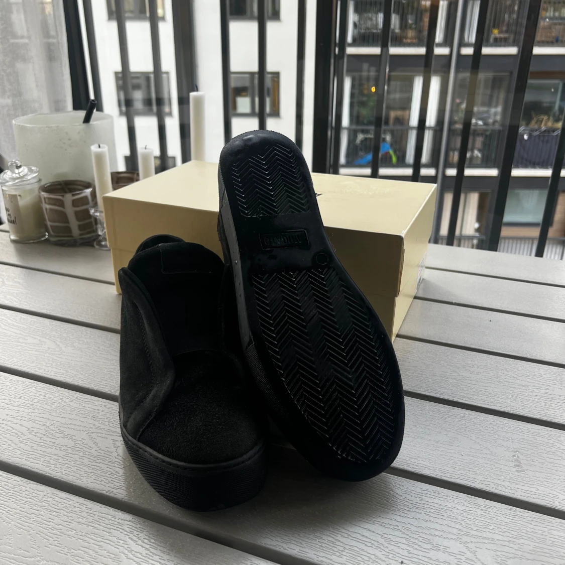 Svarta sneakers från Axel Arigato - 2