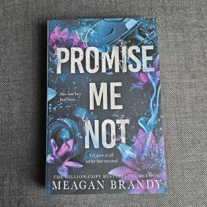 Promise Me Not - En känslosam och romantisk berättelse om att våga älska igen efter förlust. Perfekt för unga vuxna som gillar starka känslor, sport och relationer. En bok om drömmar, kärlek och att hitta sig själv när livet tar oväntade vändningar.