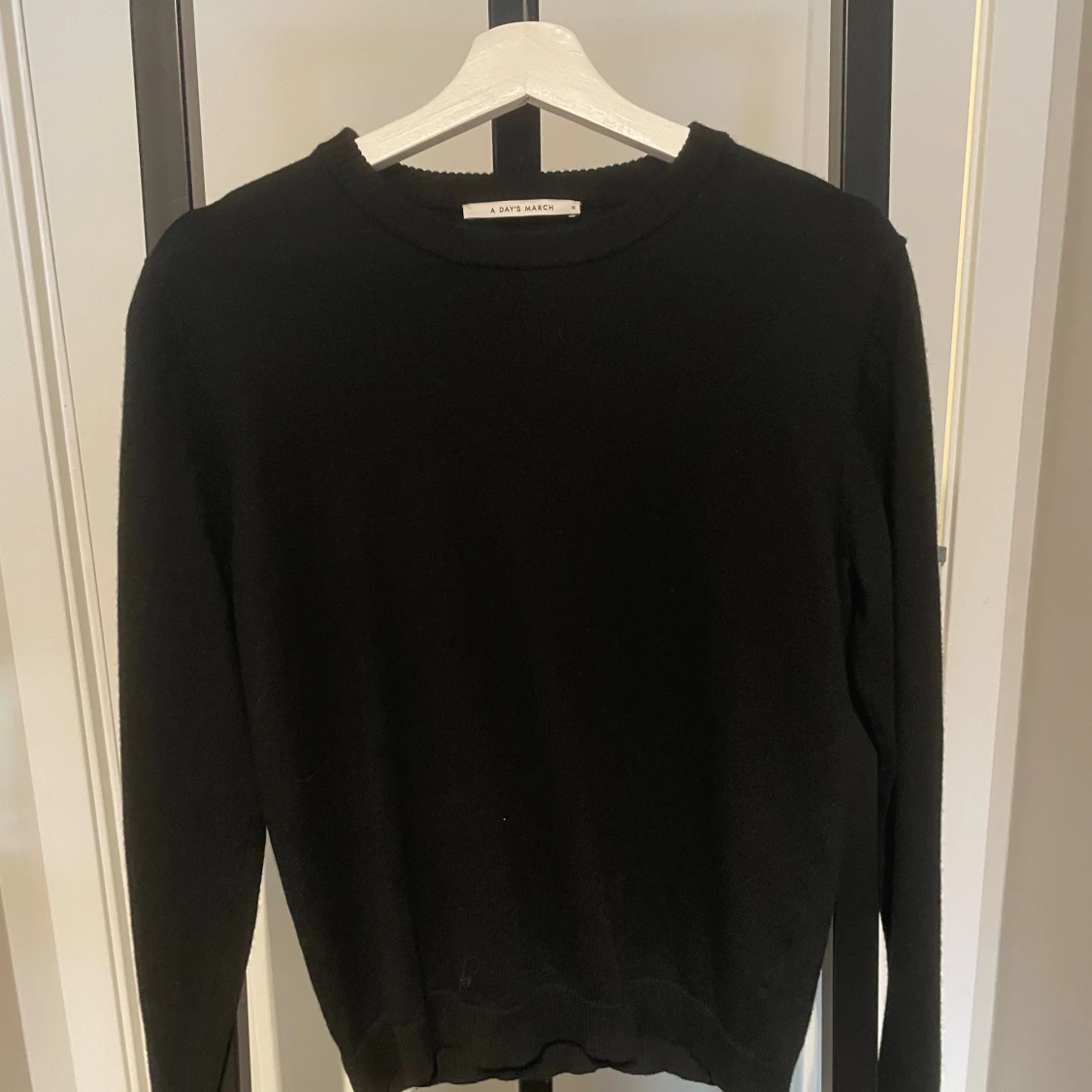 Svart stickad tröja från A Day's March