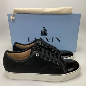 Lanvin skor(nya) - Hej! Säljer nu dessa sjukt snygga lanvin skor. Skorna är nya Har begränsat antal boxar och dustbag. Hör av dig vid frågor. 
