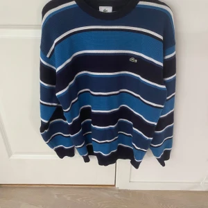 stickad tröja från lacoste - Snygh stickad tröja från lacoste, inga defekter 