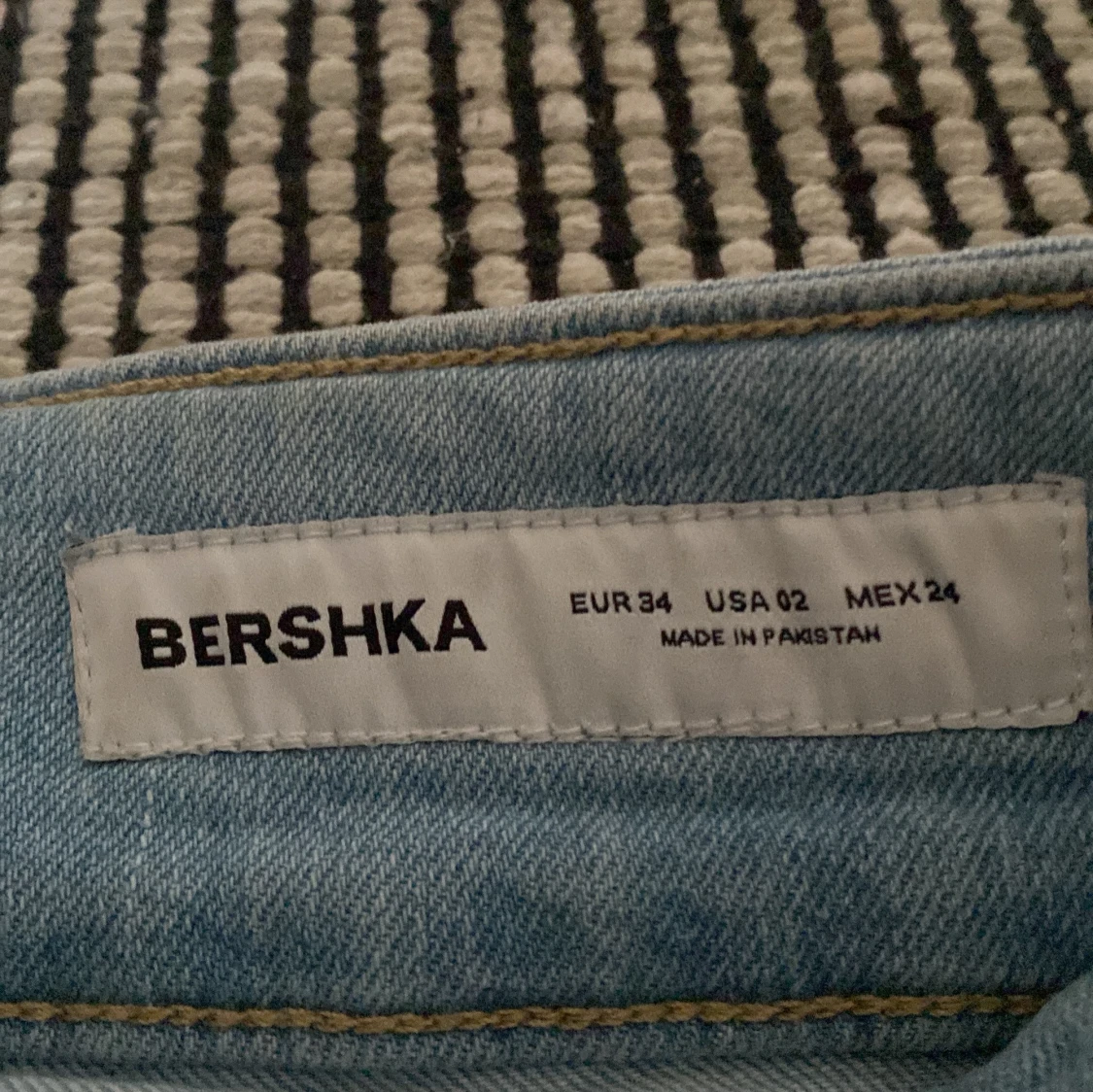 Ljusblå bootcut jeans från Bershka - 1