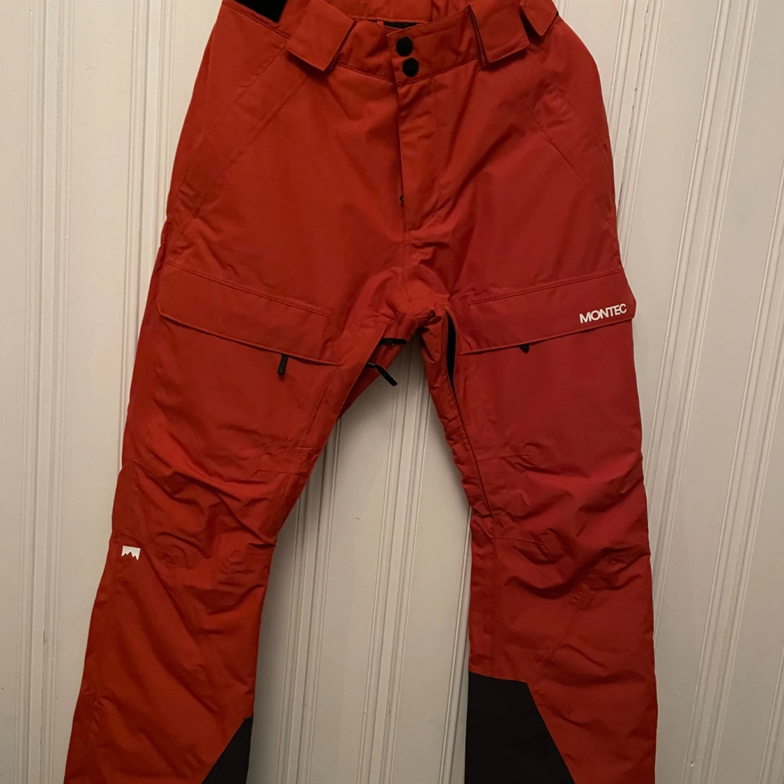 Röda täckbyxor från Montec M - 2