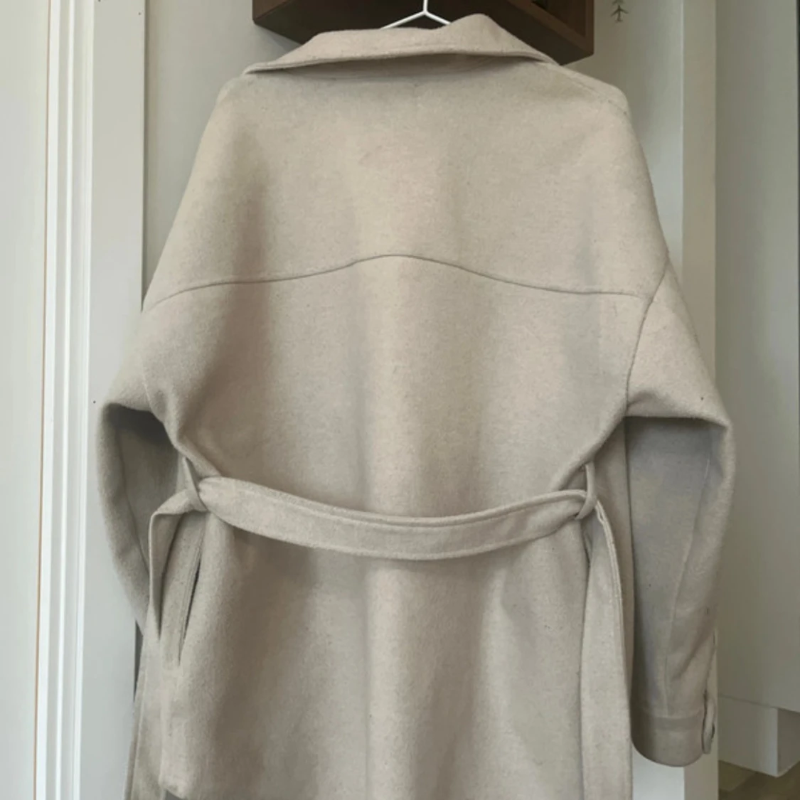 Beige overshirt från NLY Trend - 1