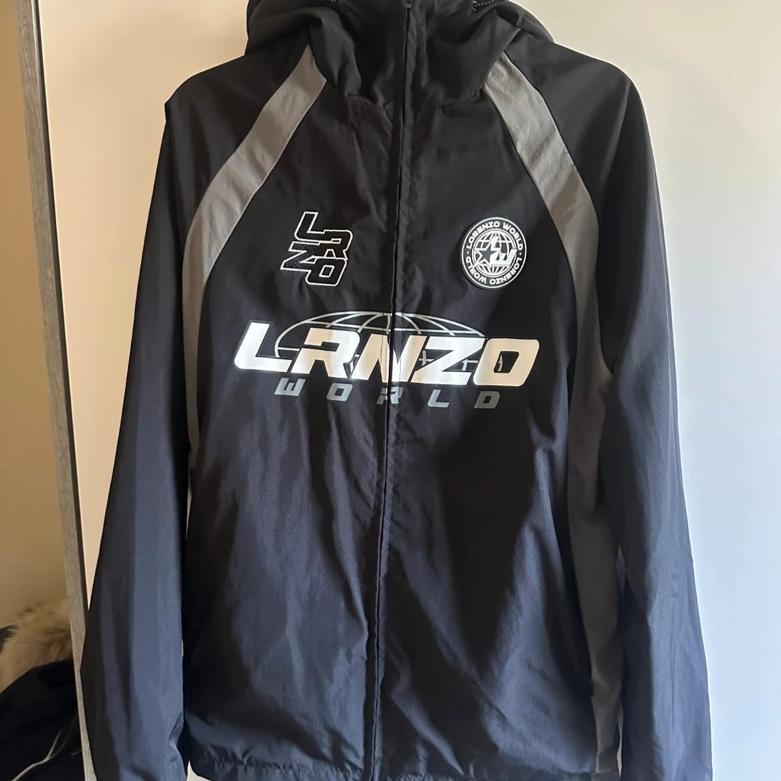 Lorenzo world vindjacka