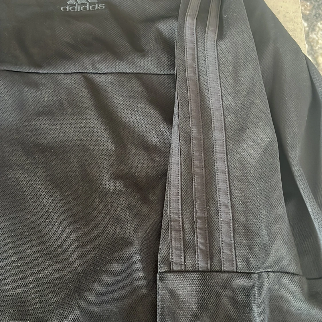 Svart Adidas vindjacka med dragkedja - 3