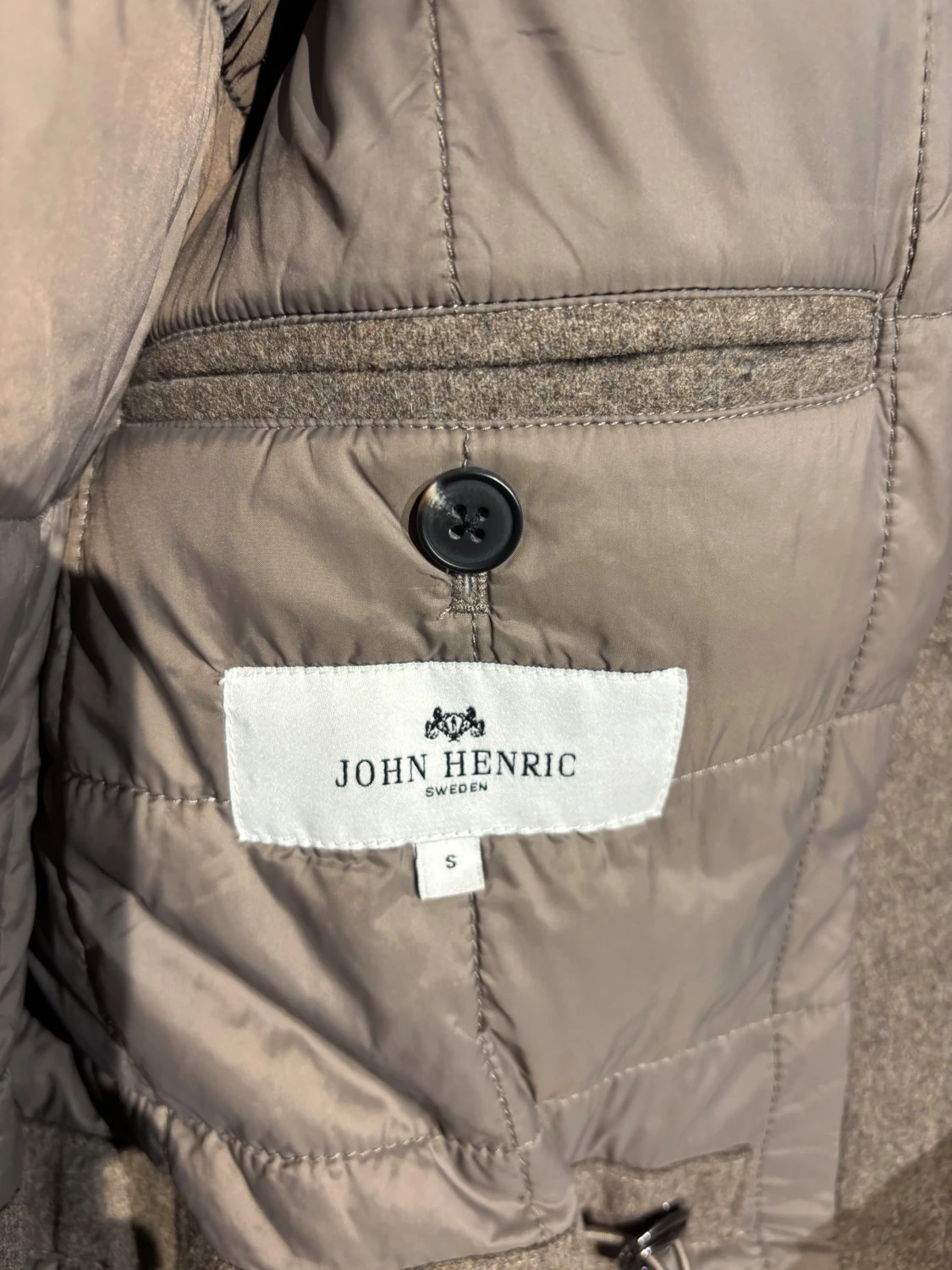 Mörk beige jacka/rock från John Henric i ull - 2