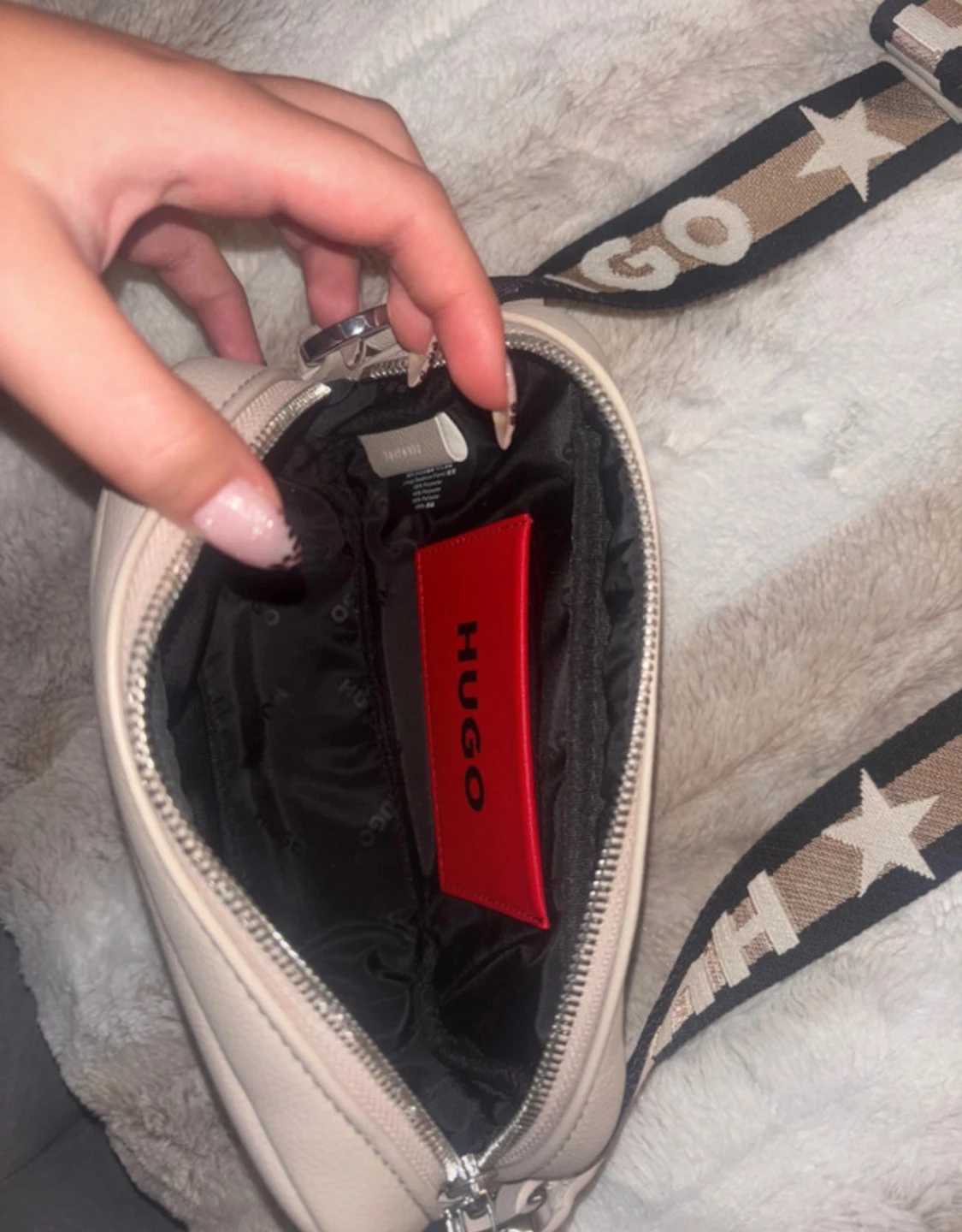 Beige axelväska från Hugo - 2