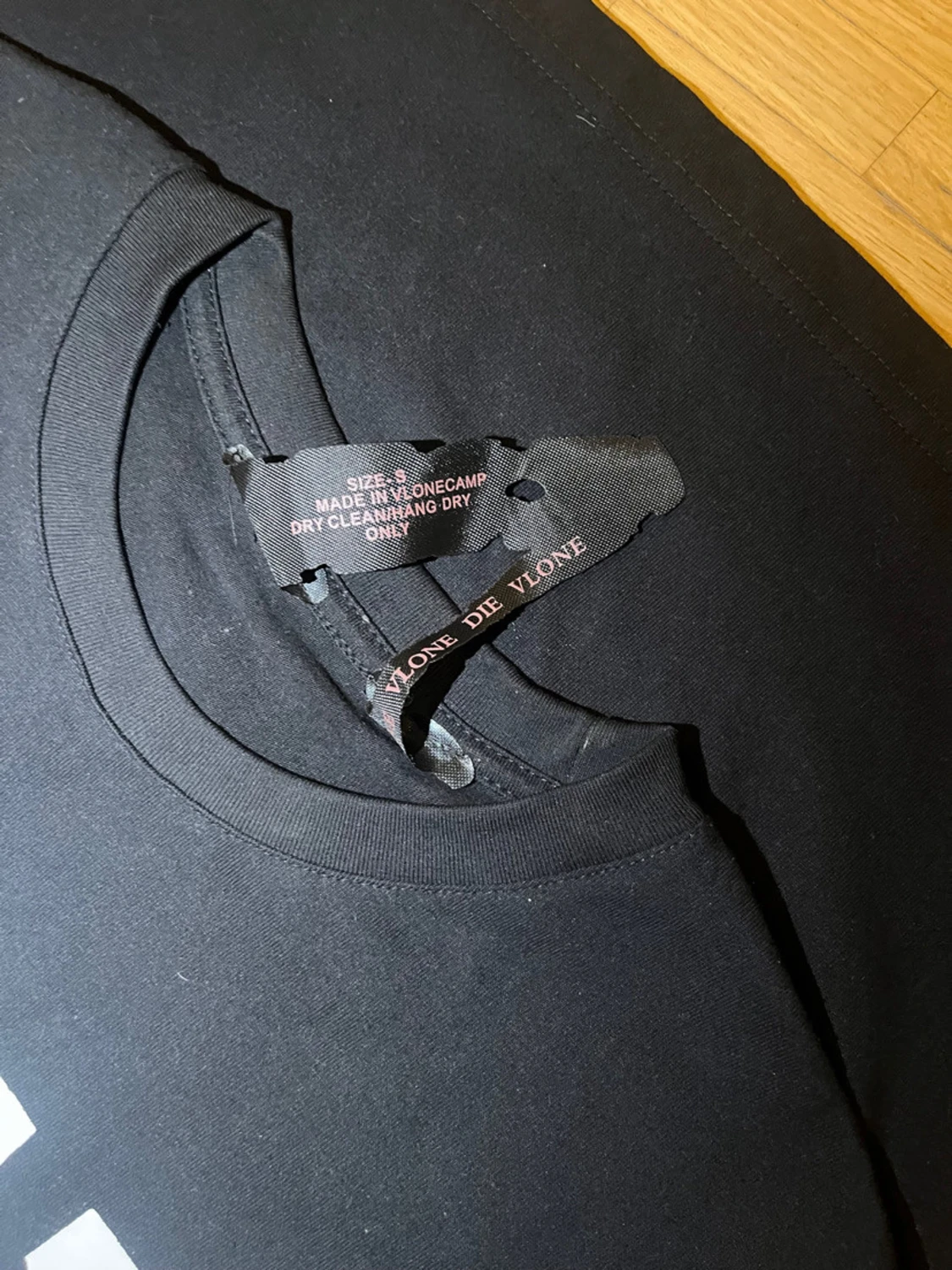 Svart VLONE t-shirt med draktryck - 2