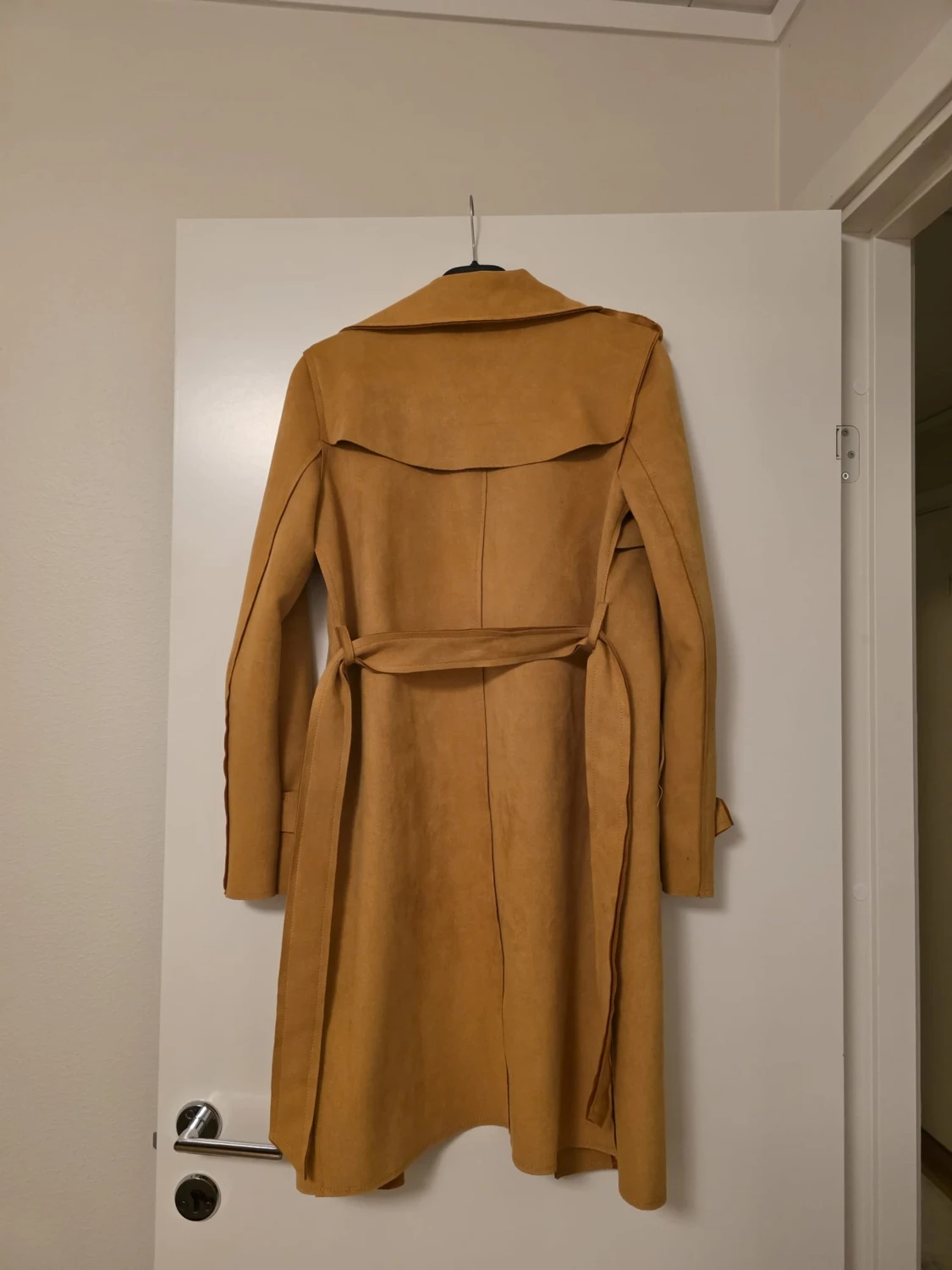 Beige trenchcoat från King of Fashion - 1