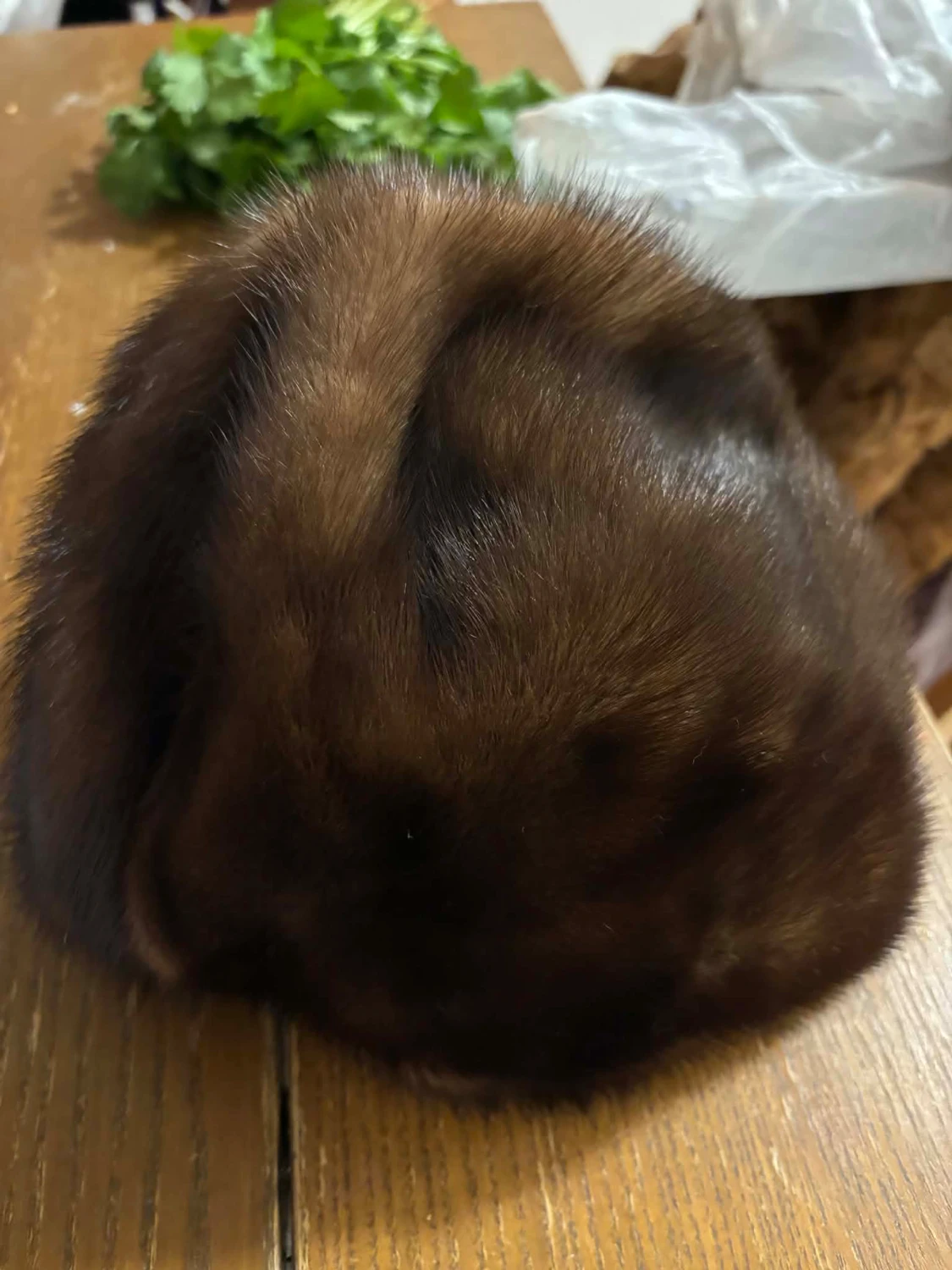 Mörkbrun pälsmössa