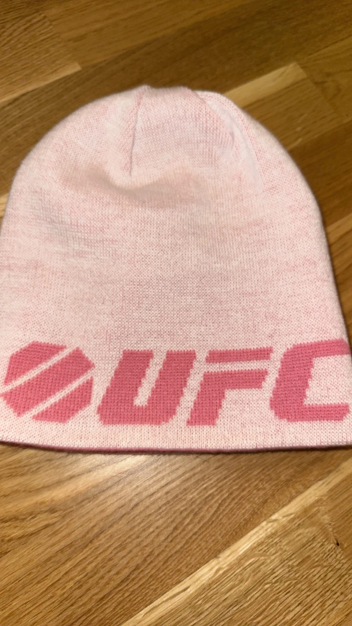 Äkta UFC merch pink beanie / rosa mössa - 4