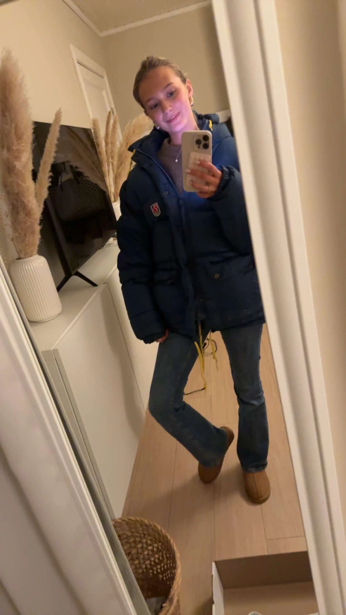 Blå dunjacka från Fjällräven med huva - 2