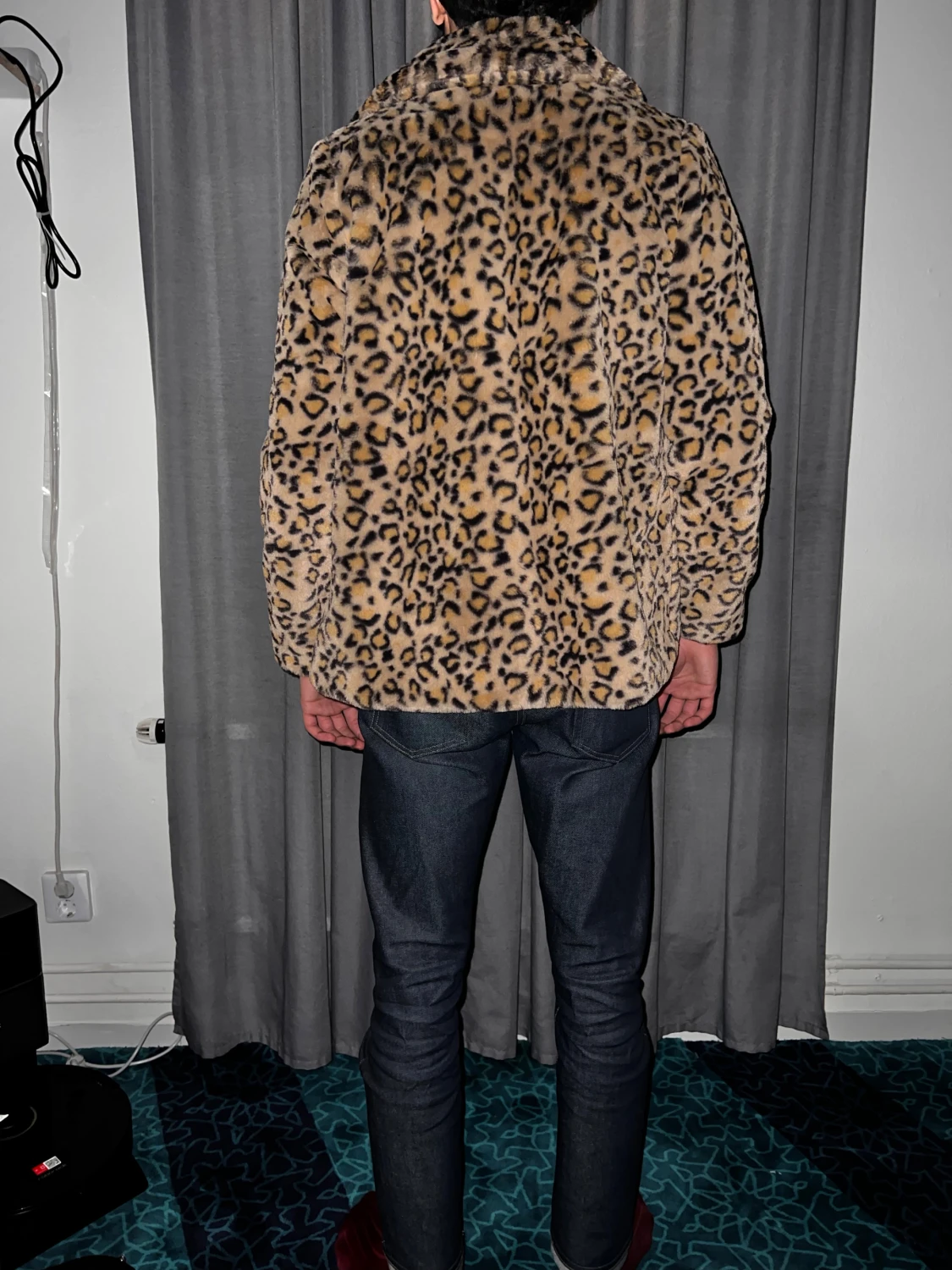 Leopardmönstrad pälsjacka - 4