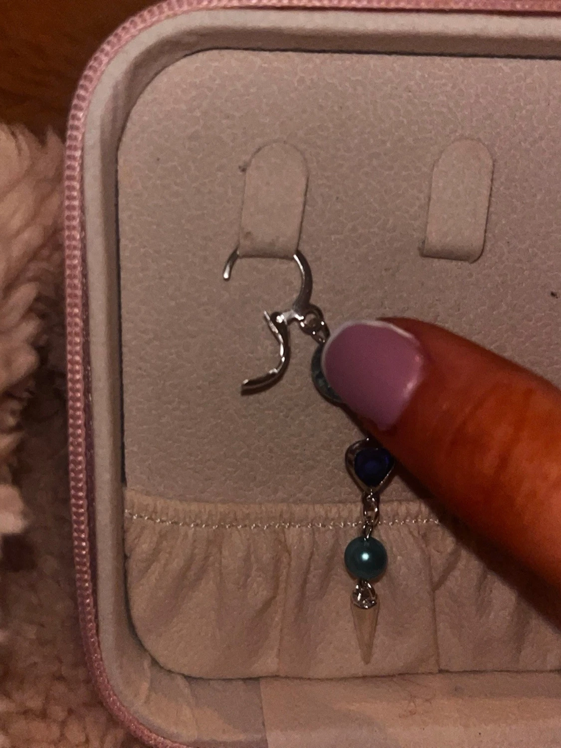 Hängande örhänge med blå pärlor - 1