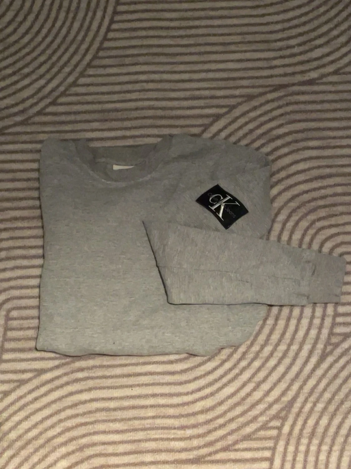 Grå långärmad tröja från Calvin Klein - 2