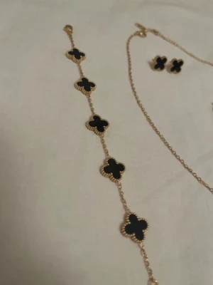 Fyrklöver armband - Säljer till någon