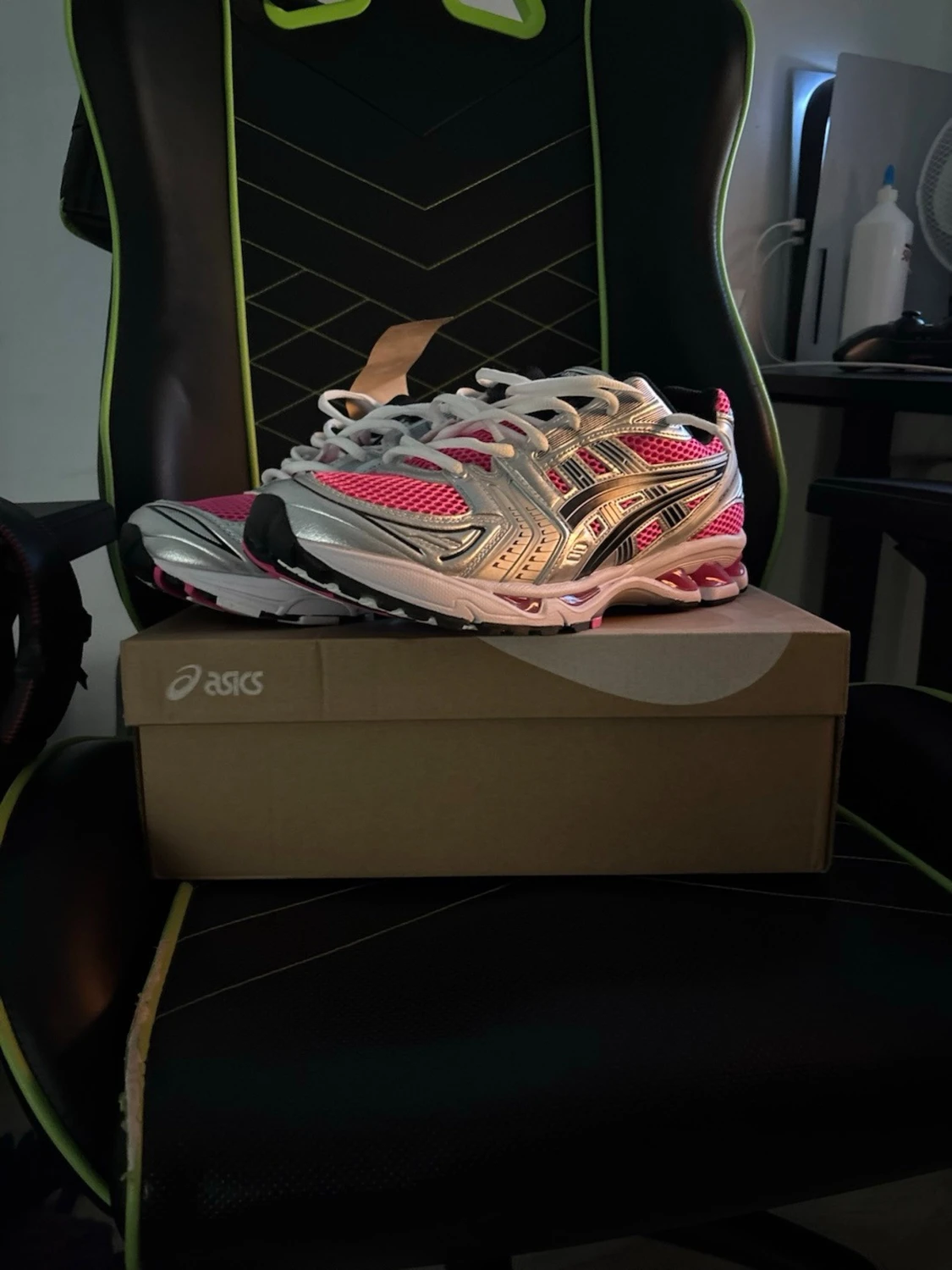 ASICS sneakers i silver och rosa - 1