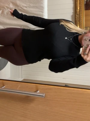 Polotröja - Säljer denna supersnygga ribbade polotröja. Storlek S 💋