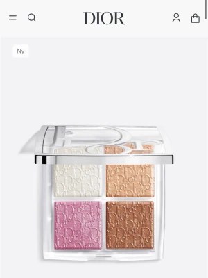 Dior palette 💞 - Highlighterpalett från Dior med fyra skimrande nyanser: vit, champagne, rosa och brons. Köpte ganska nyligen bara provat lite av färgerna på armen. Nästan som ny