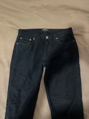 Apc chino - Dark blue apc chino size 31/31 washing before sending, minor flavs, 8/10 cond, ask if u got questions