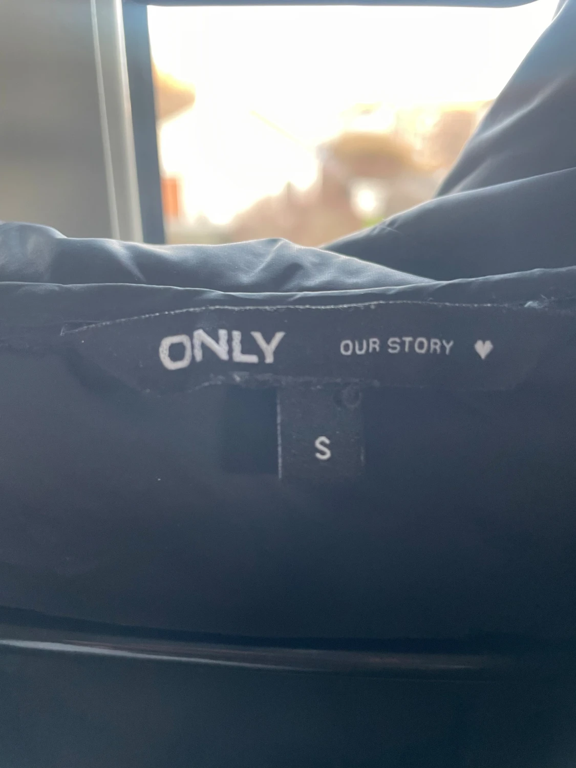 Svart pufferjacka från ONLY - 2