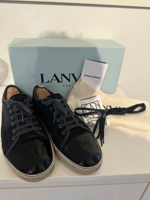 Lanvins  - Snygga lanvins, Kvitto och box medföljer!!