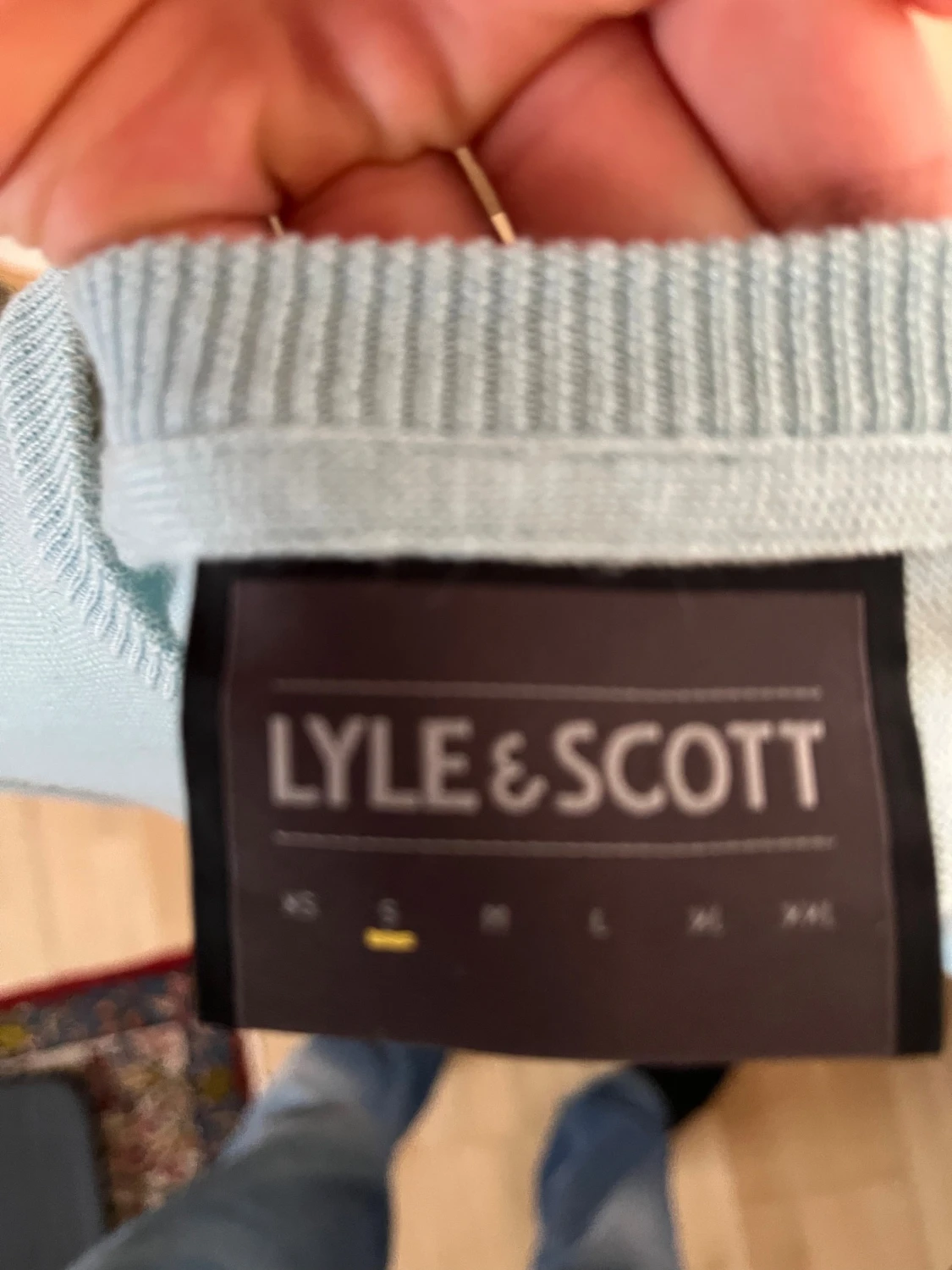 Ljusblå stickad tröja från Lyle & Scott - 2