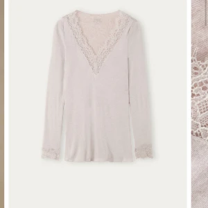 Intimissimi tröja - Jätte fin beige intimissimi tröja med spets, använd max 3 gng så är som ny!💕💕