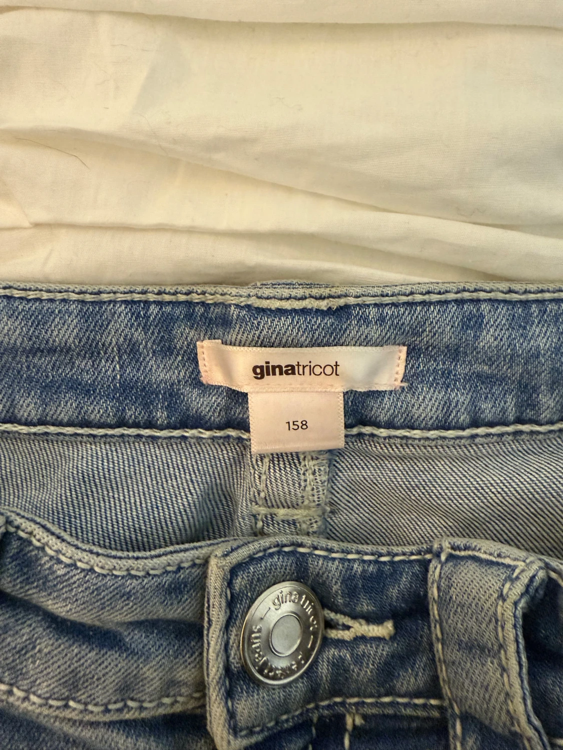 Blå bootcut jeans från Gina tricot  - 4