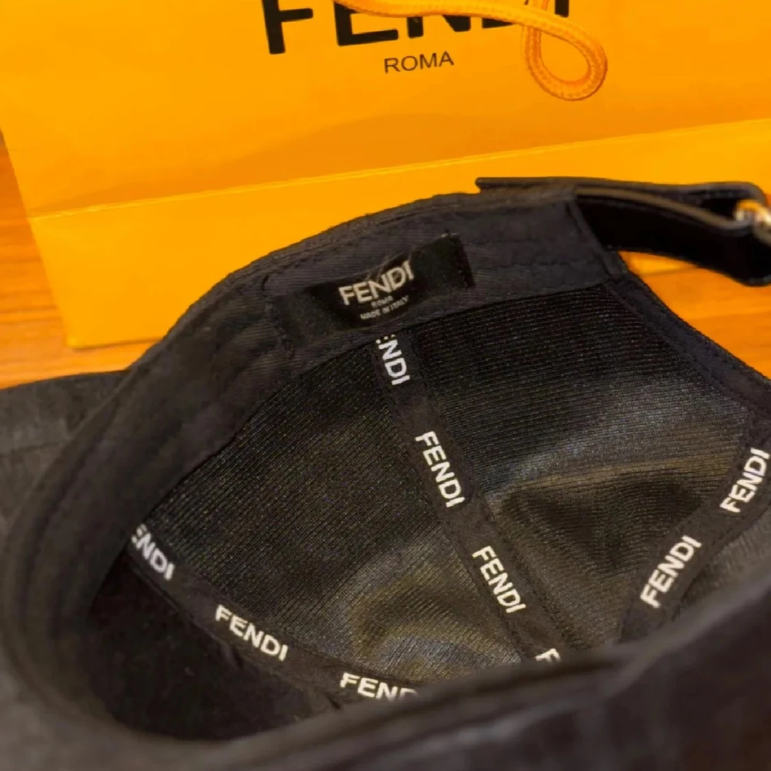 Svart Fendi keps med FF-mönster(Utan påse) - 3