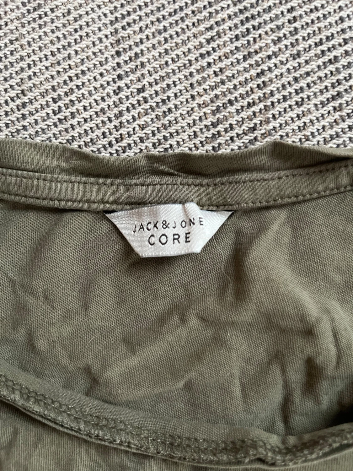 Olivgrön t-shirt Jack & Jones Core - 1