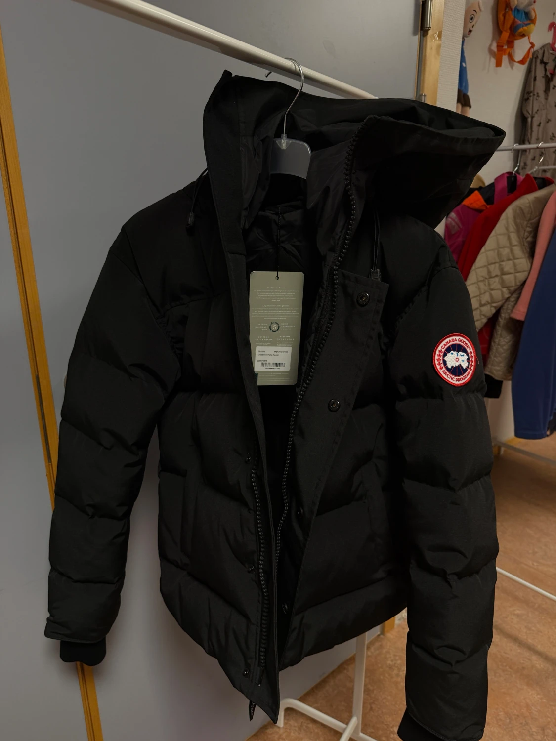 Svart pufferjacka från Canada Goose