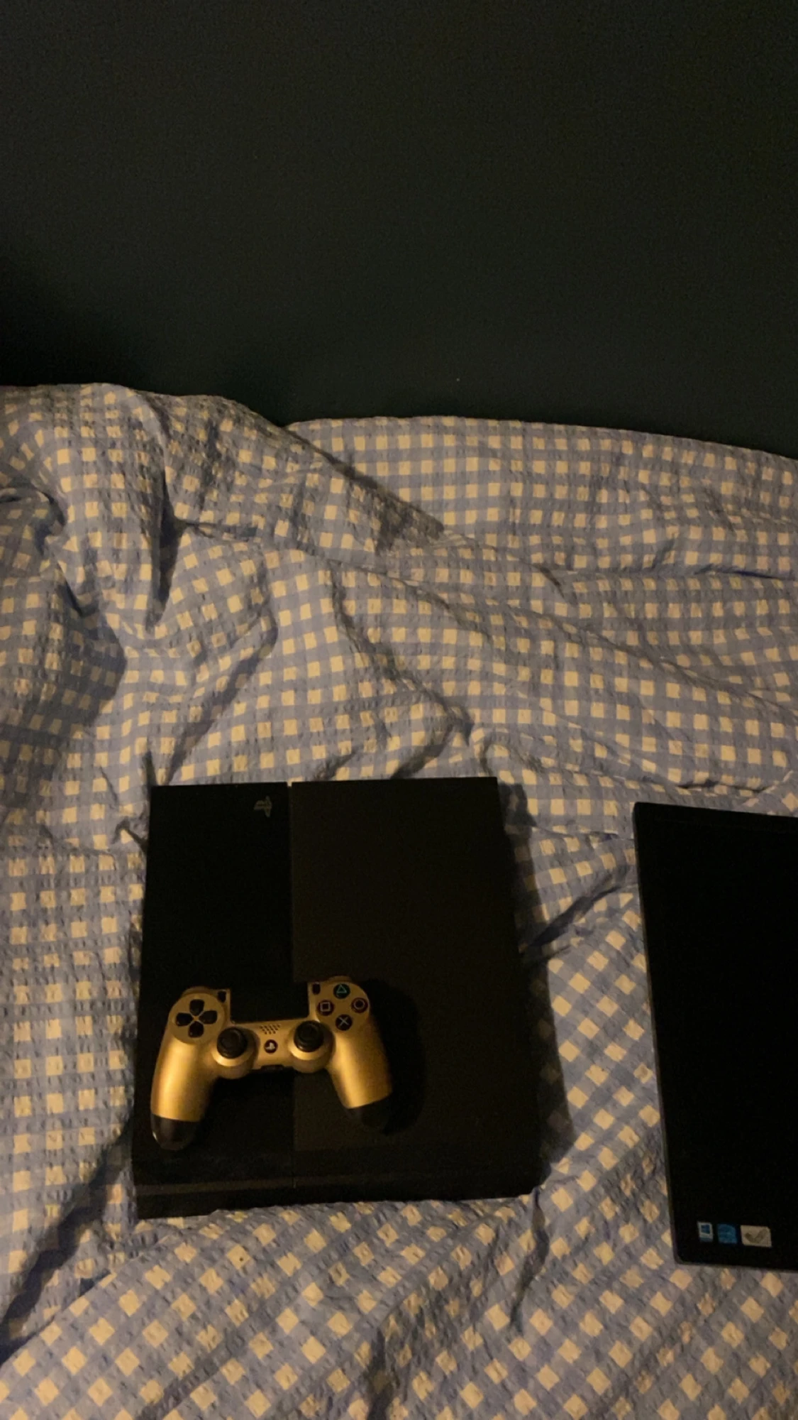 PlayStation 4 med gul DualShock 4-kontroll - 1