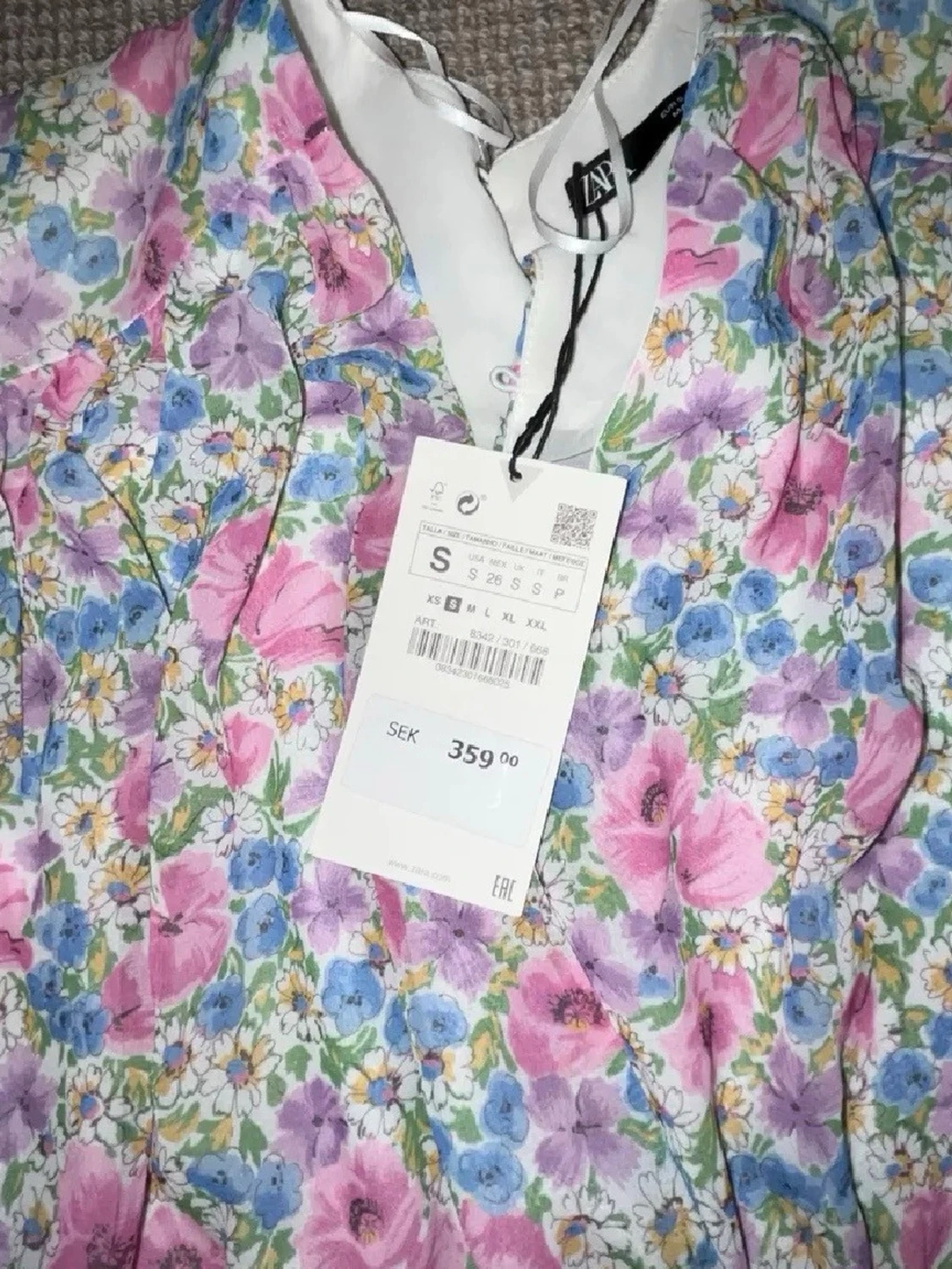 Blommig kortklänning från Zara - 1