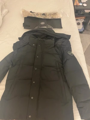 Canada goose black label wyndham - Stilren jacka i jätte fint skick. Storlek S vid frågor tveka inte att höra av er. Priset kan diskuteras vid snabb affär 