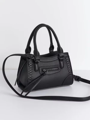 Svart väska - Superfin väska som inte kommer till användning då jag köpt en ny, använd men inga stora tecken på slitage, nästan i nyskick😊