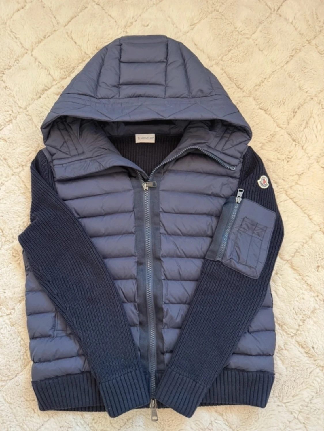 Svart pufferjacka från Moncler