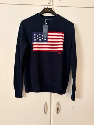 Ralph Lauren USA - Säljer en helt ny ralph lauren usa sweater. Storlek S, passar jättebra till vintern, skapar en julkänsla.