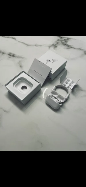 AirPods Pro 2 - Säljer dessa då de inte kommer till någon användning . Endast testade men inte använda🤗. Skriv om du har några frågor! Helt nya! 