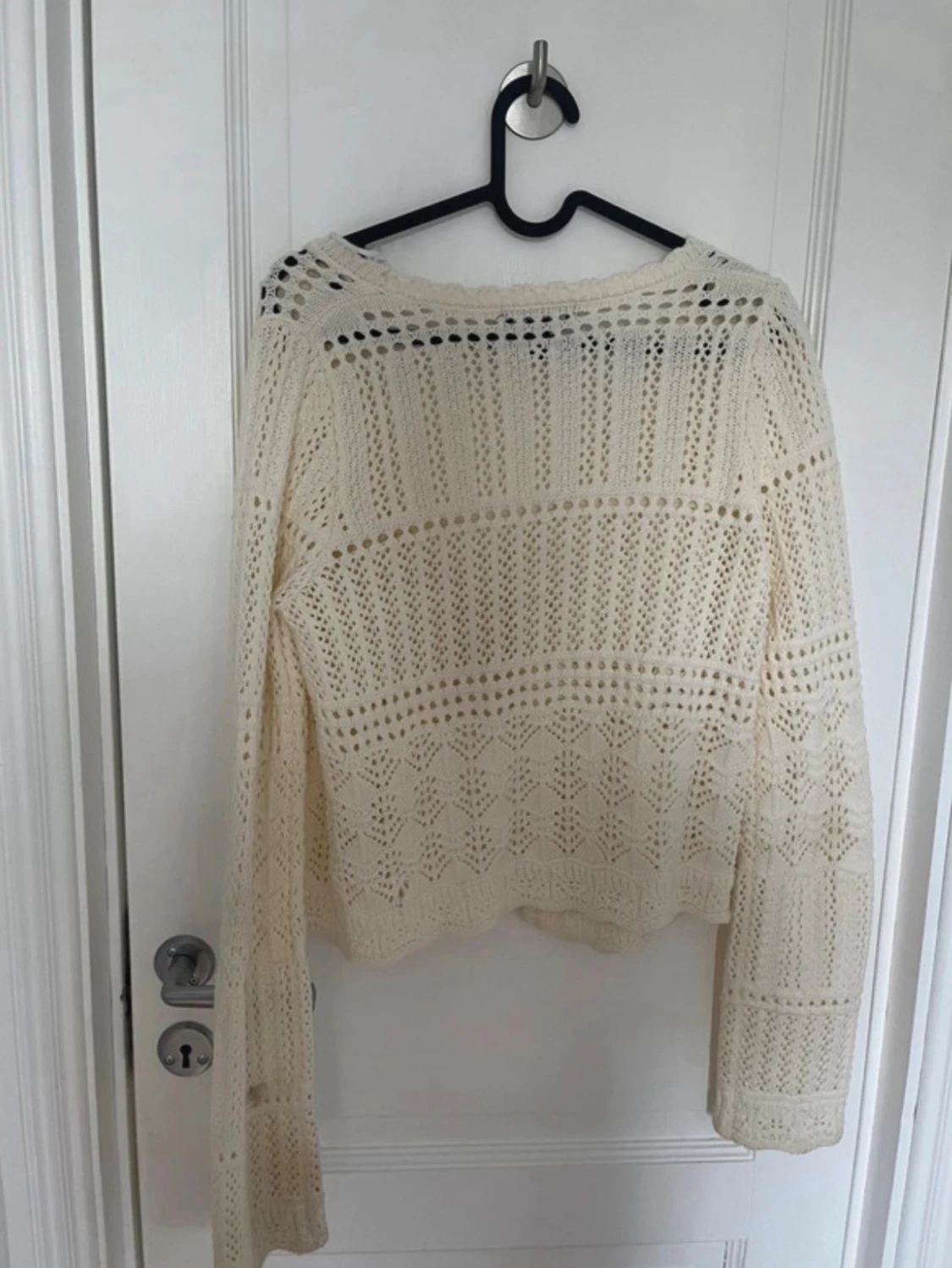 Beige stickad kofta med knyt - 2