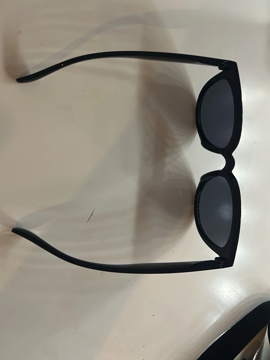 Solglasögon (helt nya från en butik utomlands)  - 1