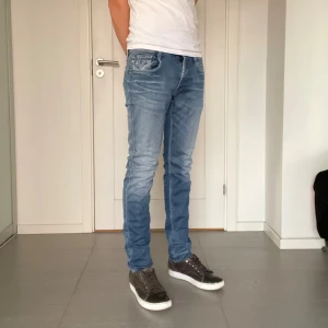 Replay Anbass jeans  - Säljer nu dessa Replay Anbass jeans, W32 o L32, skriv för fler bilder/frågor🙌🏼
