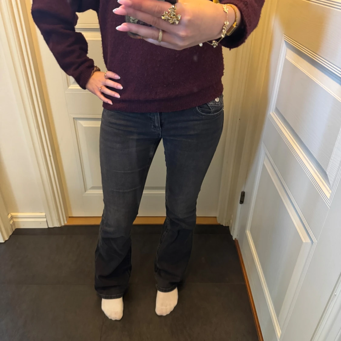 Svarta bootcut jeans med fickdetalj