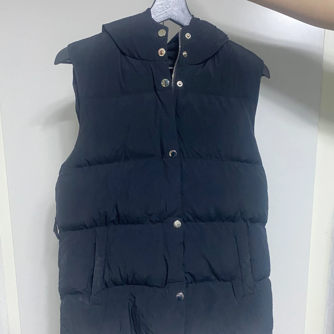 Ny Svart väst (priset kan diskuteras vid snabb affär)