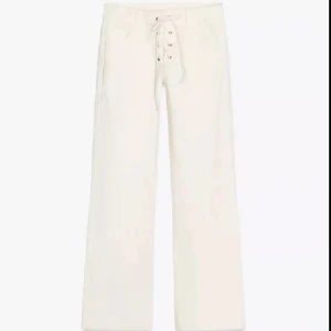Vita Zara jeans - Populära slutsålda jeans från Zara med knytband💕