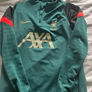 Liverpool tröja - Använd fåtal gånger!
